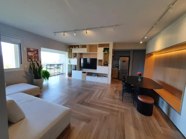 Imagem: O apartamento possui 2 Dormitórios, 1 Suíte, 2 Banheiros,