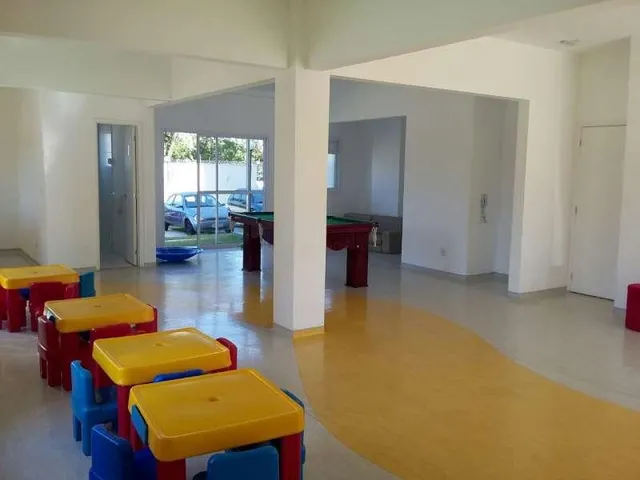 Imagem 12: Apto pronto, último andar no Scalla todo com armários planejados, 2 dorms, varanda e 1