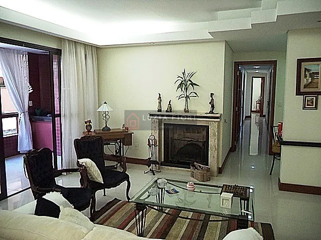 Imagem 3: Apartamento à venda no centro de Joinville-SC. Amplo apartamento - 1 apartamento por