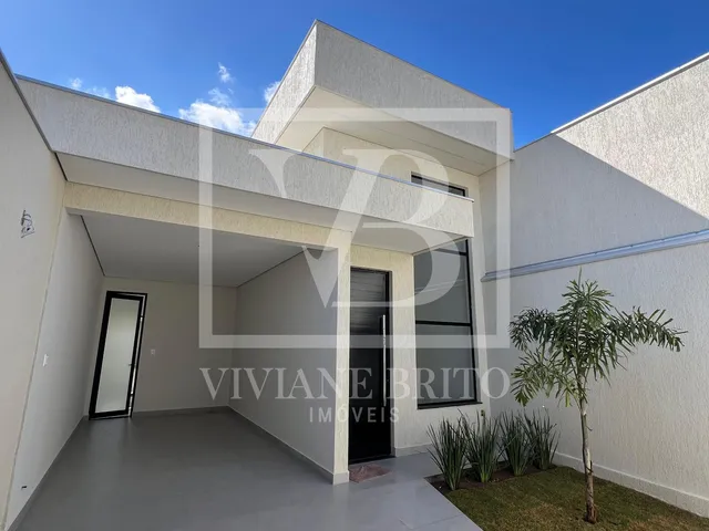 Imagem 1: Casa linear à venda no bairro Ingá, 3 quartos, sendo 1 suíte, pé-direito duplo e