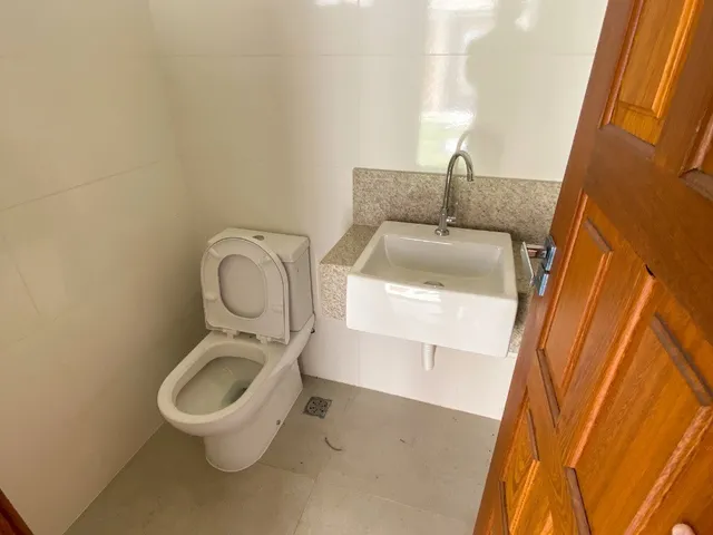 Imagem 4: Casa Duplex À Venda na Praia do Morro, Guarapari-Es: 3 Quartos, Suíte, Sala, 2 Vagas - Visite Hoje!