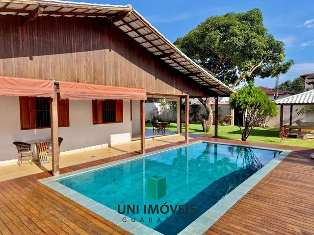 Imagem 2: Excelente Casa com Piscina, Churrasqueira e 4 Quartos à Venda em Itapebussu - Guarapari