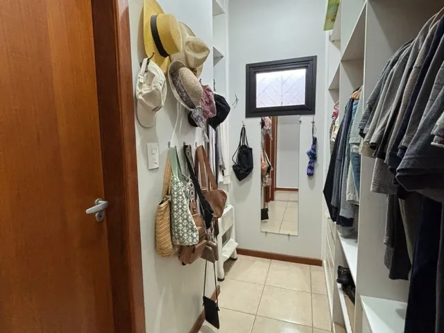 Imagem 3: Residência de Luxo 5 quartos à venda em Guarapari - Porteira Fechada e Lazer Completo!