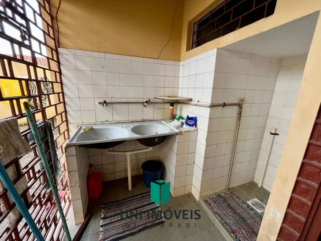 Imagem 1: Casa ampla triplex à venda em Setiba