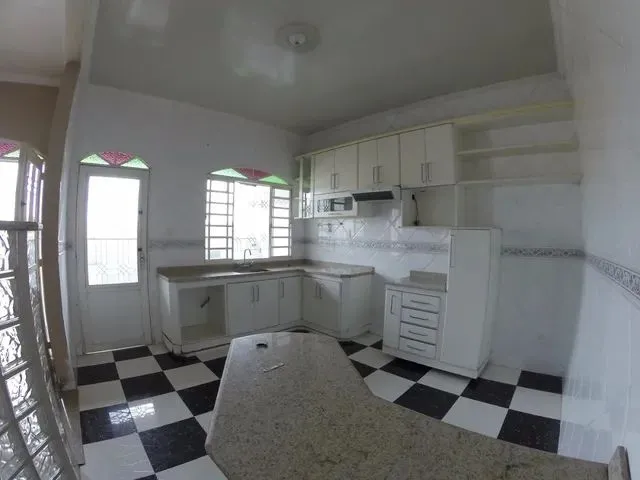 Imagem 4: Casa com 3 Dormitórios À Venda em Contagem