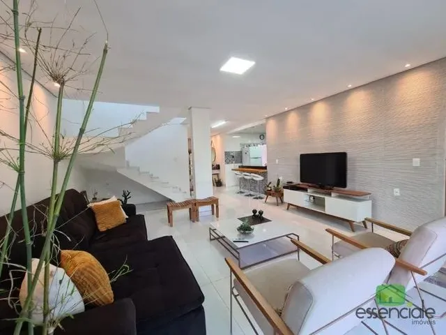 Imagem: Casa com 4 Dormitórios À Venda em Contagem