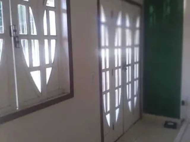 Imagem 2: Casa com 6 Dormitórios À Venda, 280 M² por R$ 600.000,00 - Feu Rosa - Serra/Es