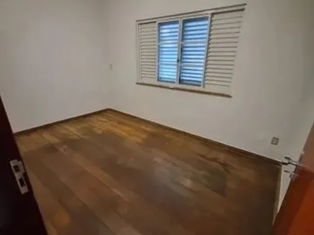 Imagem 2: Casa com 3 Quartos - Bairro Setor Leste Universitário em Goiânia