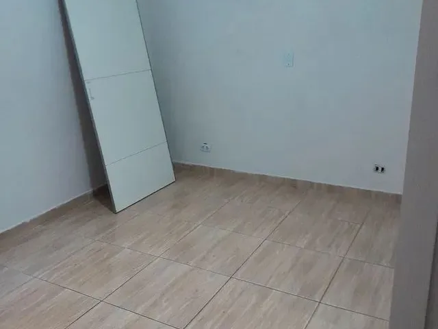 Imagem: A casa possui 1 Dormitório, 1 Banheiro, 56m² de Área e