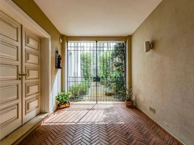 Imagem: Linda Casa com 4 Drm.,Piscina,7Vagas