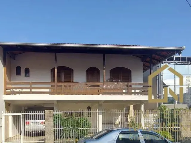 Imagem: Casa Semi Mobiliada, para Locação no Bairro