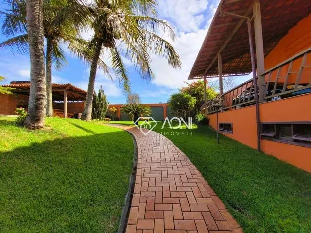 Imagem 4: Casa com 4 Dormitórios À Venda, Terreno 800M² - Construída 290M² por R$ 1.800.000