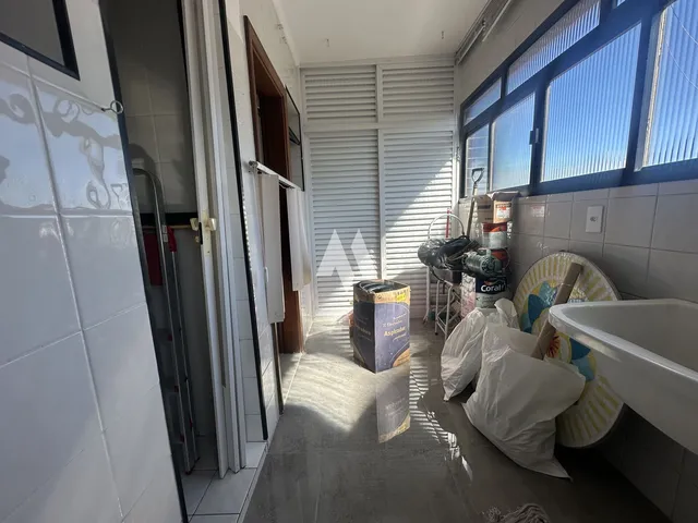 Imagem 15: Apartamento 2 dormitórios + dependência revertida no Marapé com sacada e vista livre