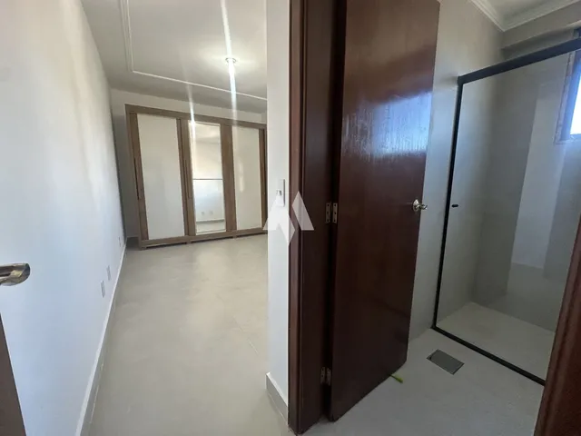 Imagem 13: Apartamento 2 dormitórios + dependência revertida no Marapé com sacada e vista livre