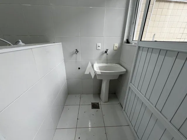 Imagem 8: Sobrado para locação com edícula e garagem ampla no Embaré em Santos - SP