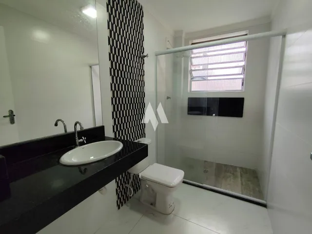 Imagem 4: Apartamento 2 Dormitórios à Venda Reformado Próximo à Praia no Gonzaga em Santos/SP