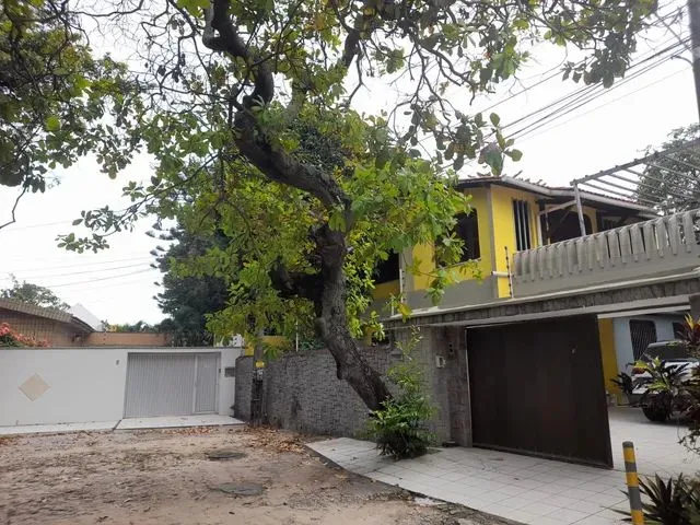 Imagem: Casa para Venda com 385 M2 com 5 Quartos