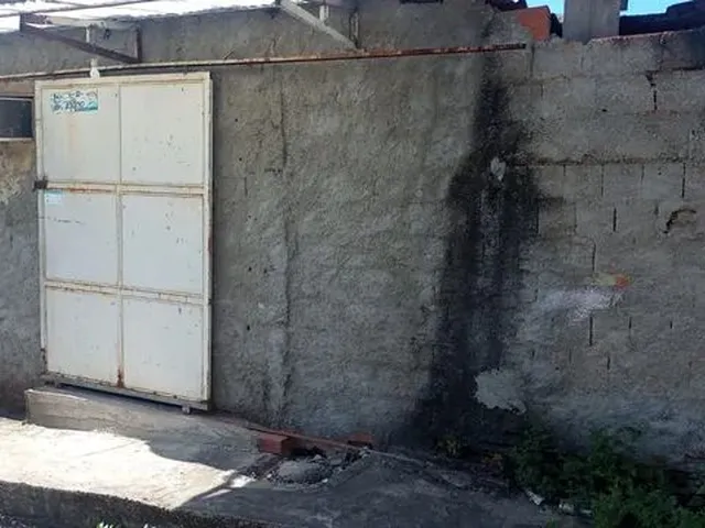 Imagem 1: Vendo Terreno com Duas Casas