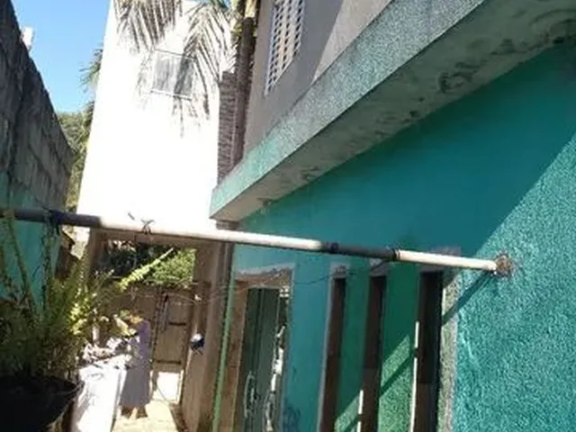 Imagem: A casa possui 2 Dormitórios, 2 Banheiros, 1 Vaga na