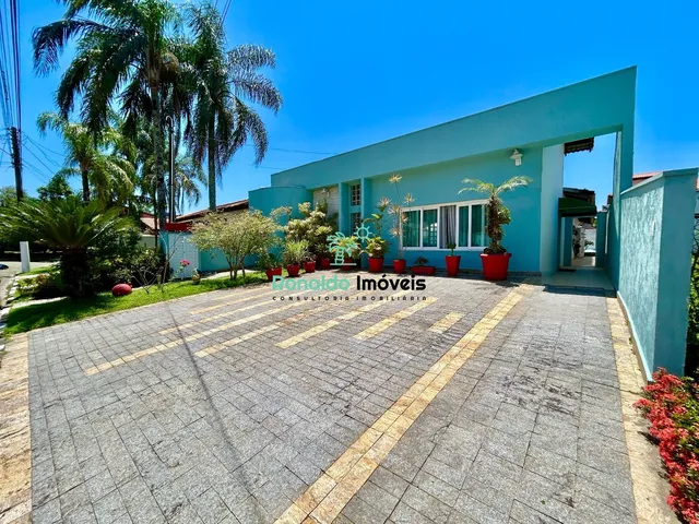 Imagem: A casa em condomínio possui 4 Dormitórios, 1 Suíte, 3