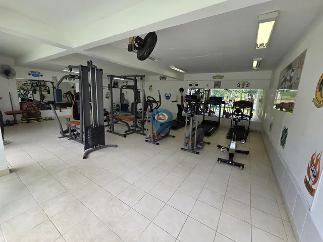 Imagem: O apartamento possui 2 Dormitórios, 1 Banheiro, 1 Vaga na
