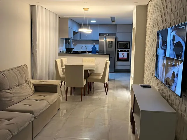 Imagem: A casa possui 3 Dormitórios, 2 Banheiros, 1 Vaga na