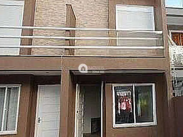 Imagem: Sobrado à venda no bairro Hípica - Porto