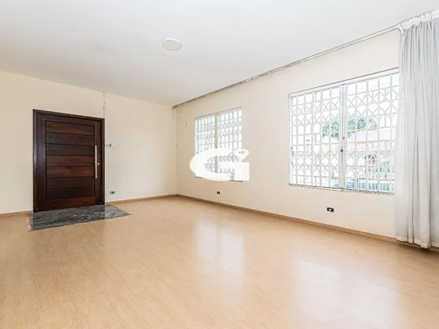 Imagem 2: Casa térrea com 3 quartos e edícula no Seminário - 134,7 m² área útil e terreno com