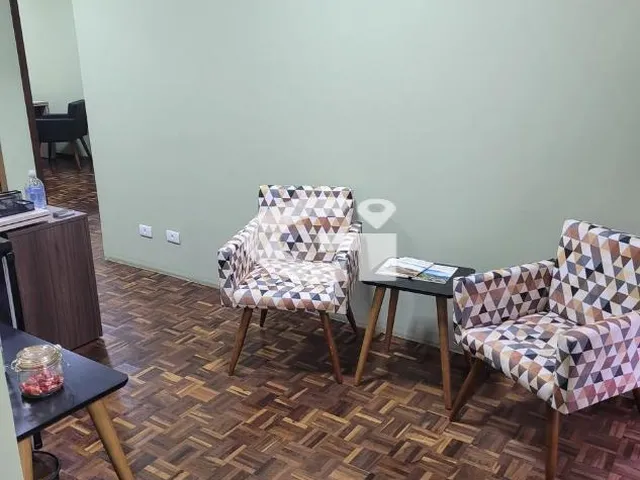Imagem 3: Sala Comercial Mobiliada à Venda no Centro de Curitiba com 3 salas separadas e 1