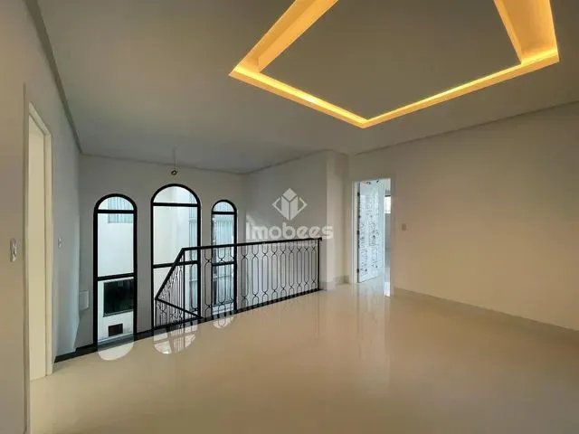 Imagem 16: Casa/Cond. Montenegro Boulevard - 5 Suítes - 395M² - 4 Vagas - 2 Varandas - Quintal