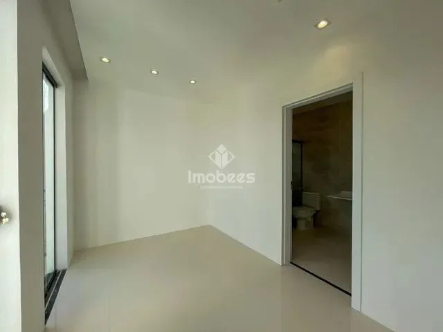 Imagem 14: Casa/Cond. Montenegro Boulevard - 5 Suítes - 395M² - 4 Vagas - 2 Varandas - Quintal