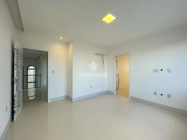 Imagem 4: Casa/Cond. Montenegro Boulevard - 5 Suítes - 395M² - 4 Vagas - 2 Varandas - Quintal
