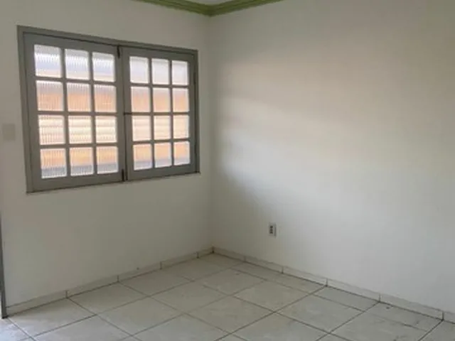 Imagem 1: Apt de 1/4 Sem Mobília para Aluguel