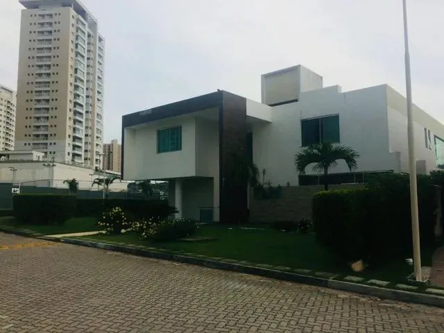 Imagem 11: Excelente Duplex no Residencial Adrianópolis. 5 Suítes, Piscina, Completa com Armários