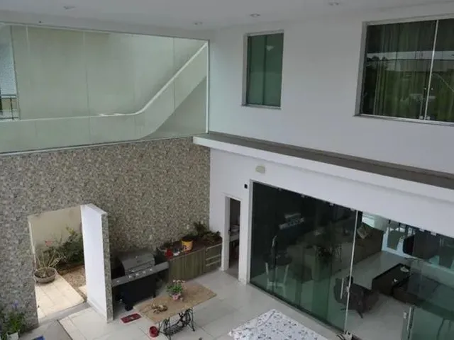 Imagem 2: Excelente Duplex no Residencial Adrianópolis. 5 Suítes, Piscina, Completa com Armários