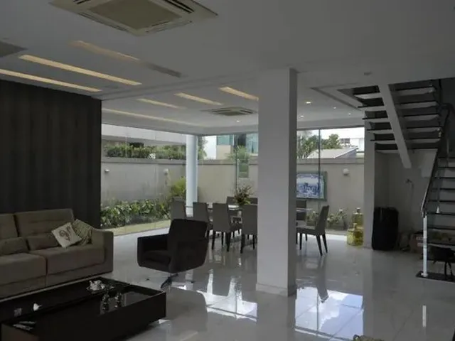 Imagem 12: Excelente Duplex no Residencial Adrianópolis. 5 Suítes, Piscina, Completa com Armários