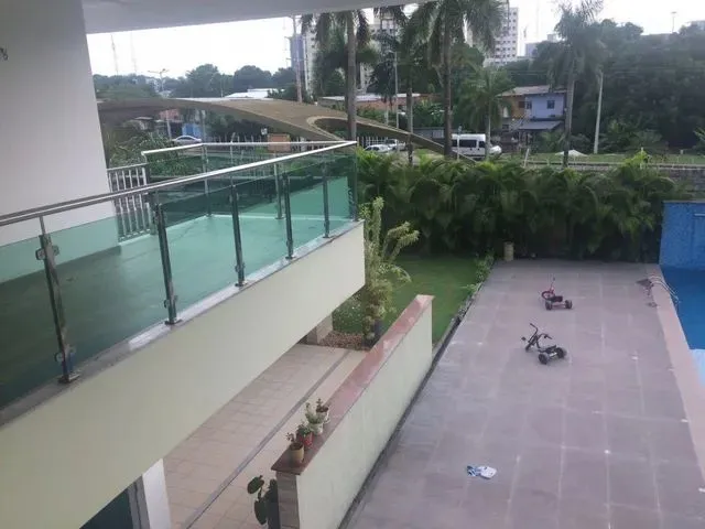 Imagem 16: Excelente Duplex no Residencial Adrianópolis. 5 Suítes, Piscina, Completa com Armários