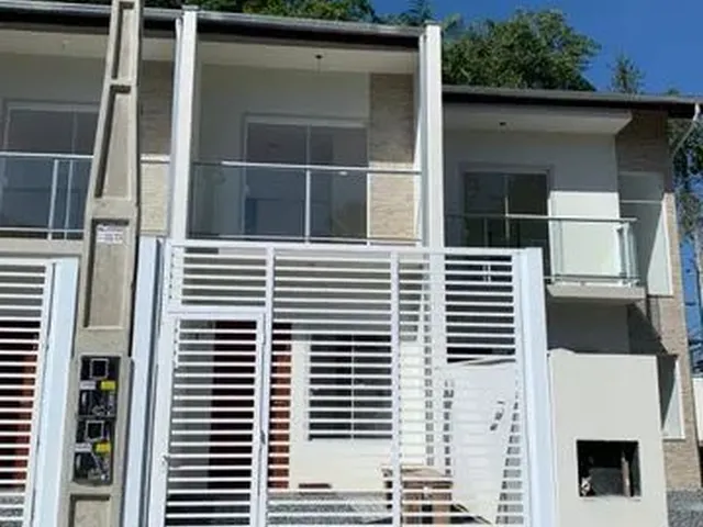 Imagem: Lindo Sobrado no Bairro Testo Salto - Blumenau