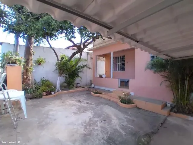 Imagem: A casa possui 2 Dormitórios, 1 Banheiro, 1 Vaga na