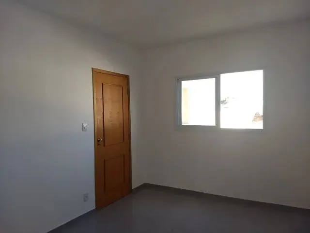 Imagem: O apartamento possui 2 Dormitórios, 1 Banheiro, 1 Vaga na