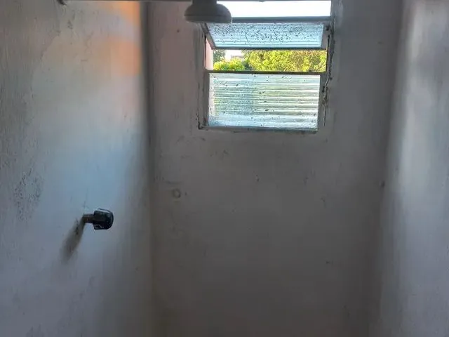 Imagem: A casa possui 1 Dormitório e está localizado em Areias,