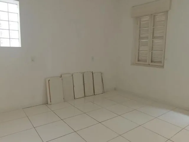 Imagem 8: Casa comercial - Com garagem