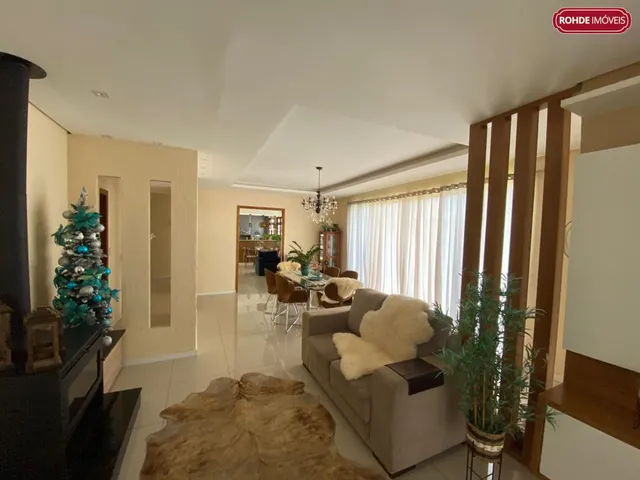 Imagem 2: CASA IMPECÁVEL de esquina no Centro
