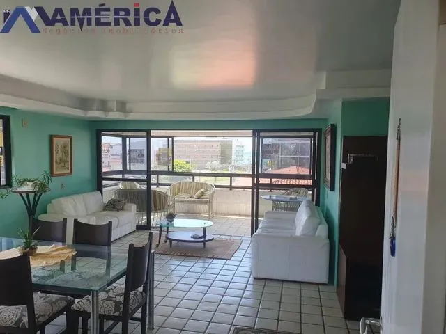 Imagem: Casa Suspensa a Poucos Metros da Praia