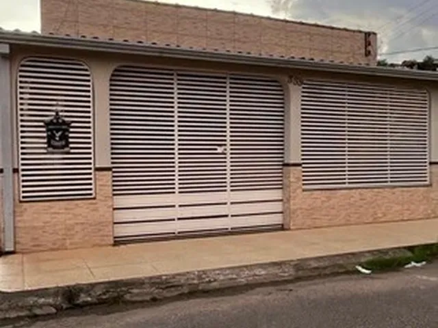 Imagem: Casa no Aeroporto Velho Troco por Carro