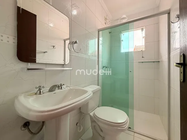 Imagem 3: Sobrado Moderno com Suíte Master e Living Integrado