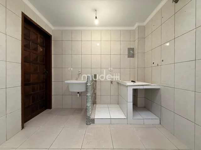Imagem 6: Sobrado Moderno com Suíte Master e Living Integrado
