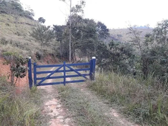 Imagem: A fazenda possui 2 Dormitórios, 230.000m² de Área,