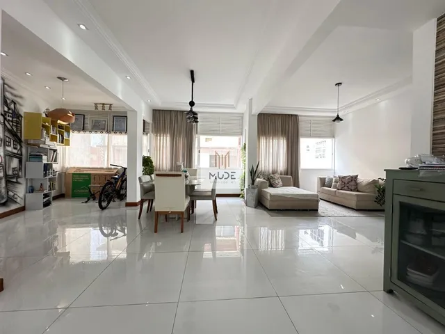 Imagem 10: Apartamento à Venda na Graça - 3 Quartos, 200m², Reformado, Escada, 1 andar