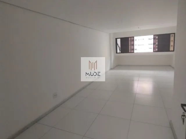 Imagem 2: Sala Comercial no Edifício TK Tower - Pronta para Uso e com Vaga de Garagem! 32m²